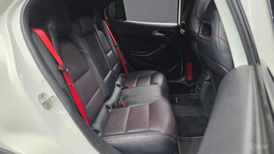 Mercedes-Benz GLA-Class