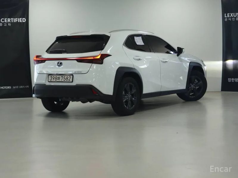 Lexus UX