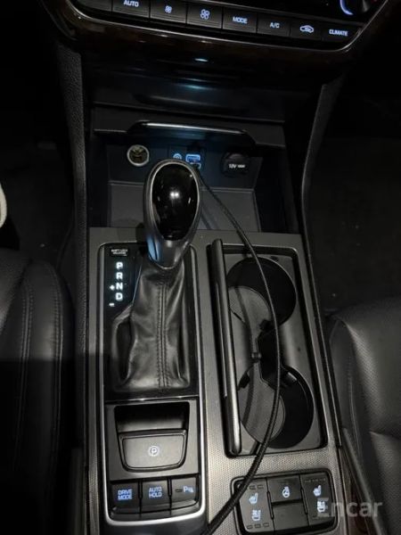 Hyundai Aslan