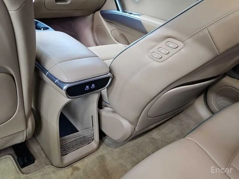 Genesis GV60