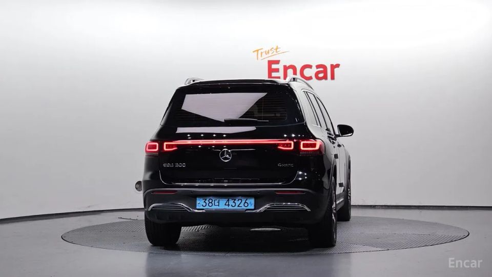 Mercedes-Benz EQB