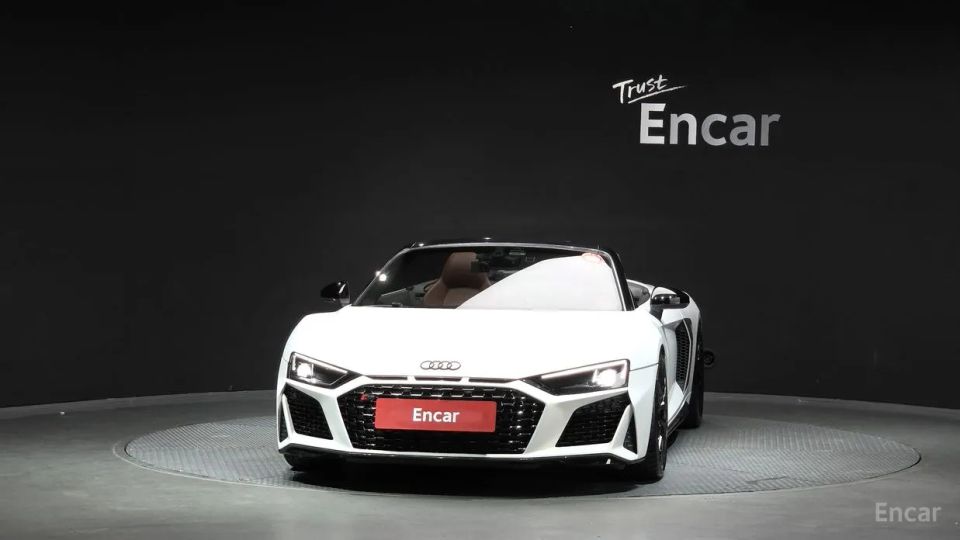 Audi R8
