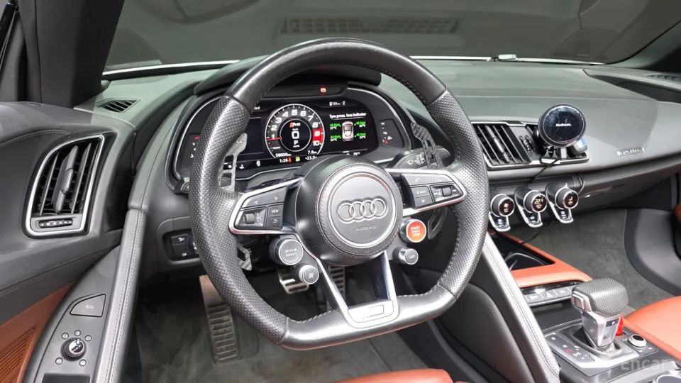 Audi R8