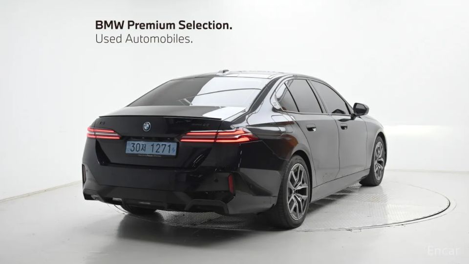 BMW i5