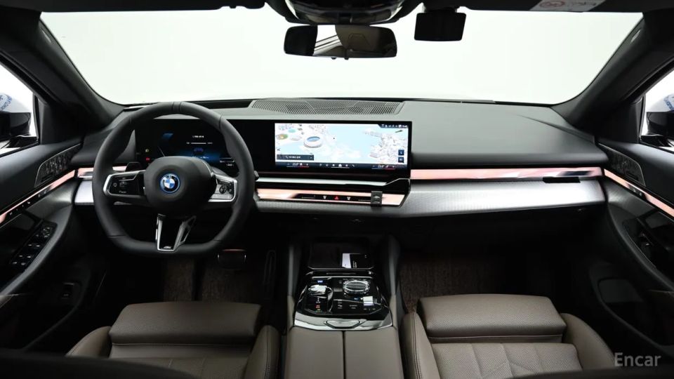 BMW i5