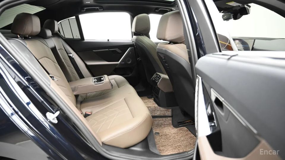 BMW i5