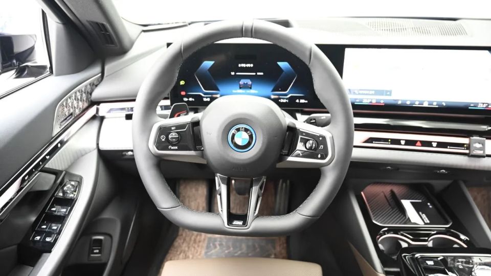 BMW i5