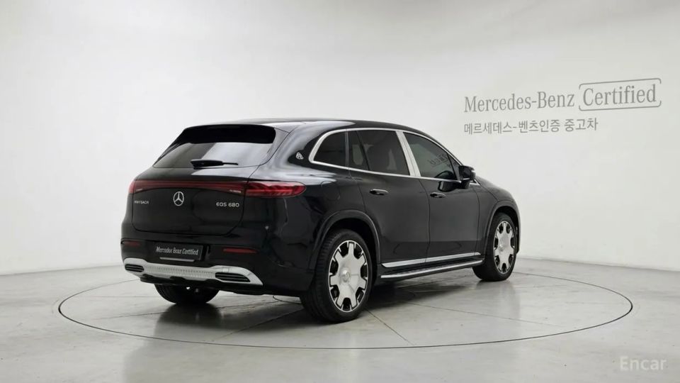 Mercedes-Benz EQS