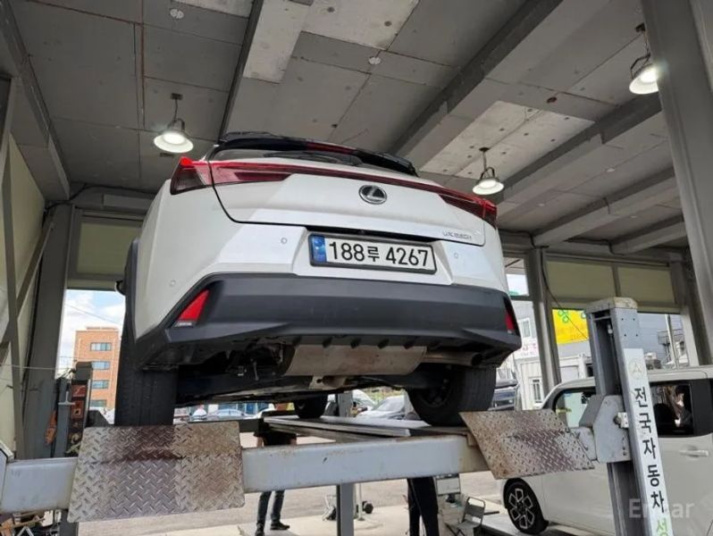 Lexus UX
