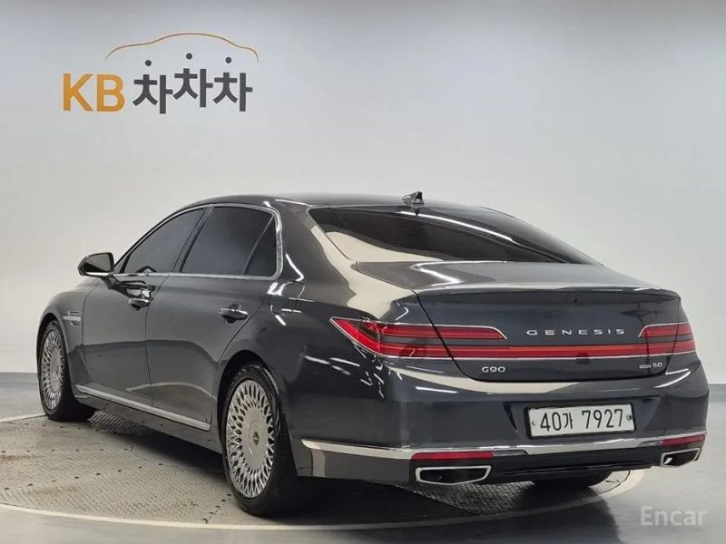 Genesis G90