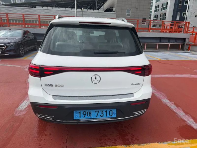 Mercedes-Benz EQB