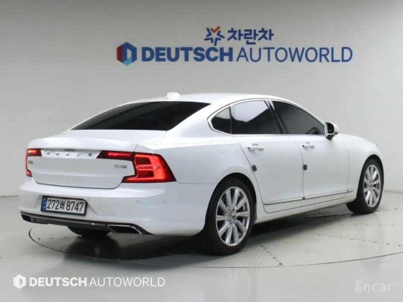 Volvo S90
