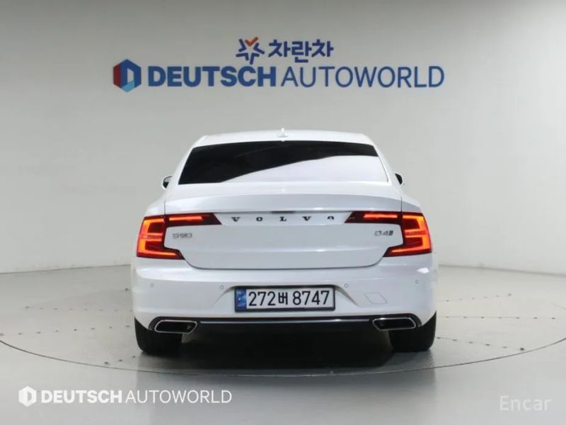 Volvo S90
