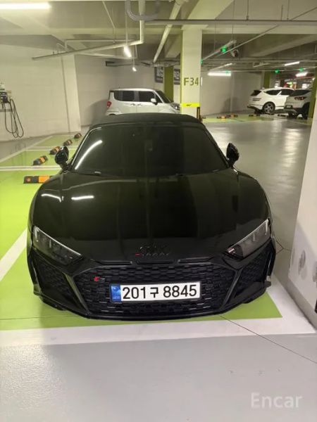 Audi R8