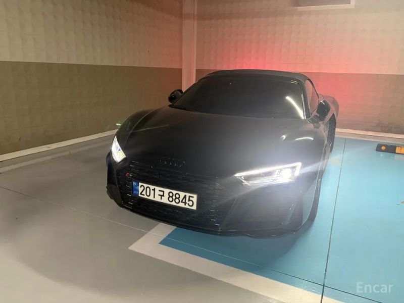 Audi R8