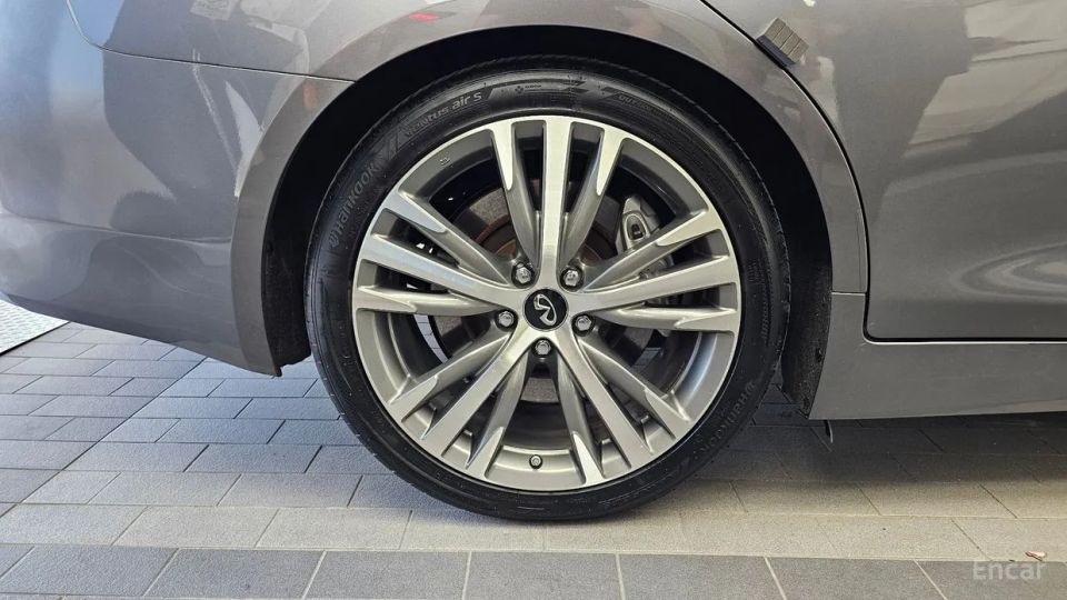 Infiniti Q50