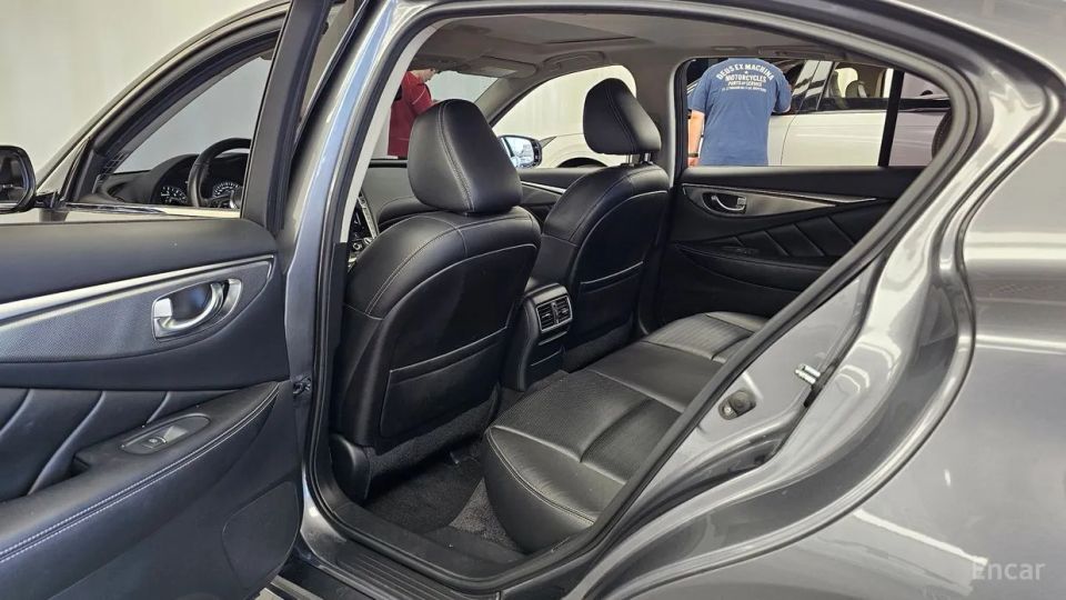 Infiniti Q50
