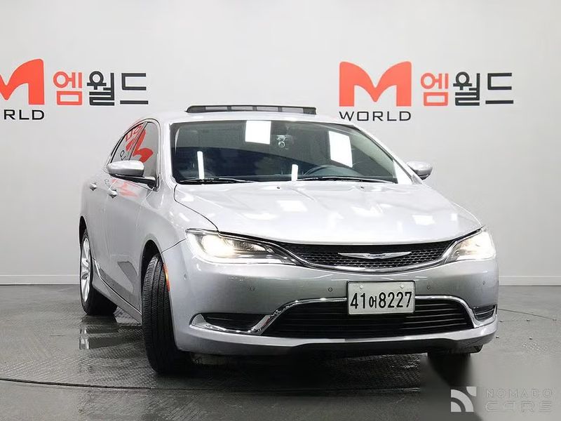 Chrysler 200