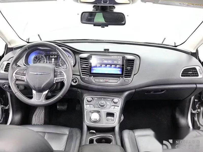 Chrysler 200