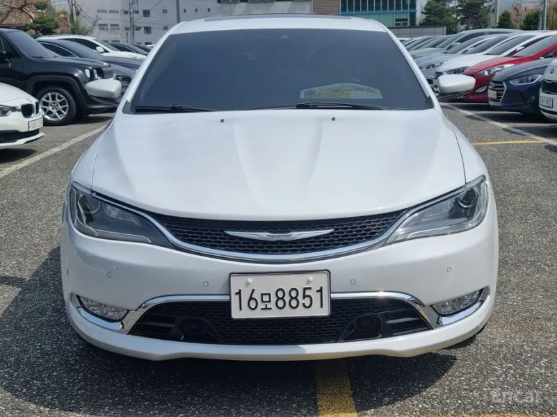 Chrysler 200