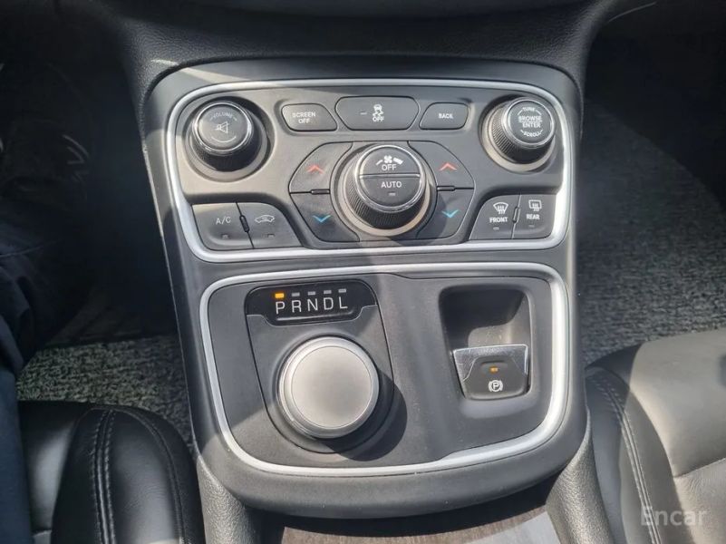 Chrysler 200