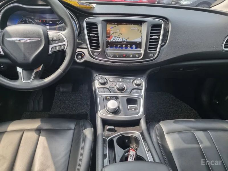 Chrysler 200