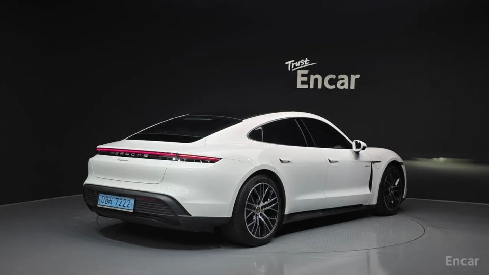 Porsche Taycan