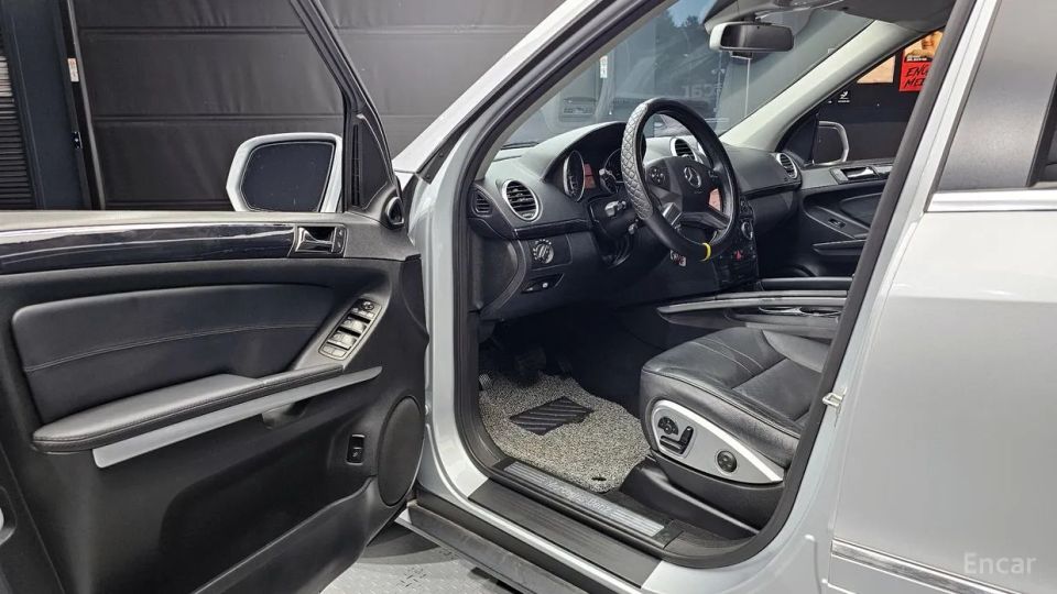 Mercedes-Benz M-class
