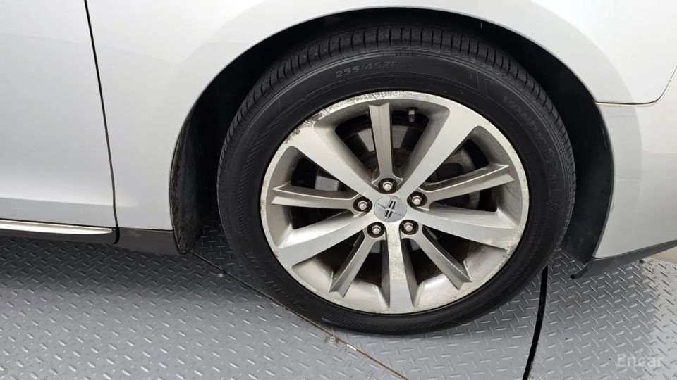 Lincoln MKS