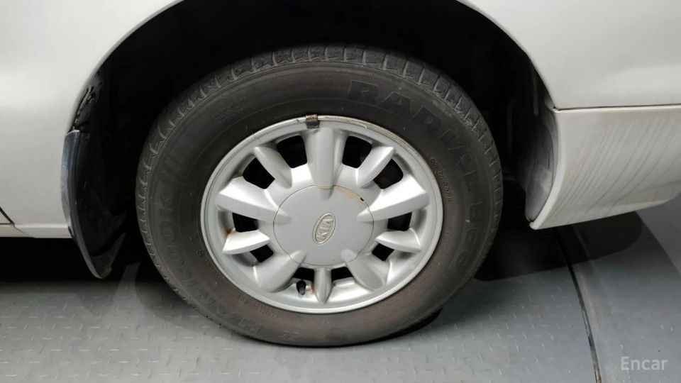 Kia Credos