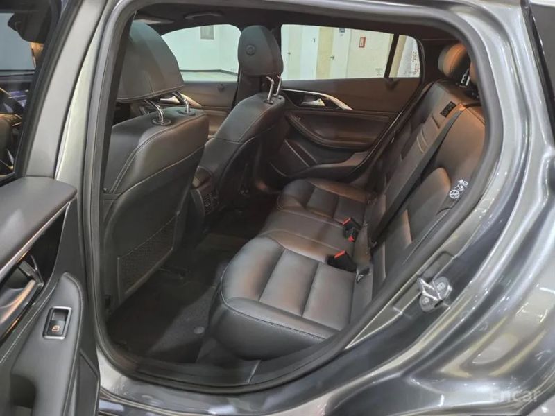 Infiniti Q30