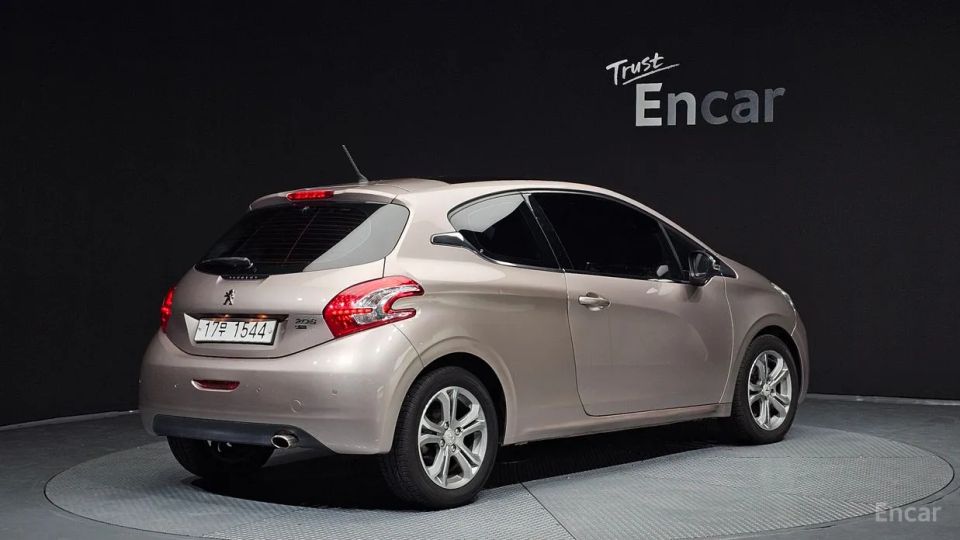 Peugeot 208