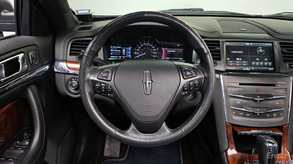 Lincoln MKS