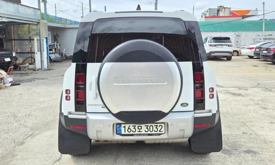 Land Rover Defender