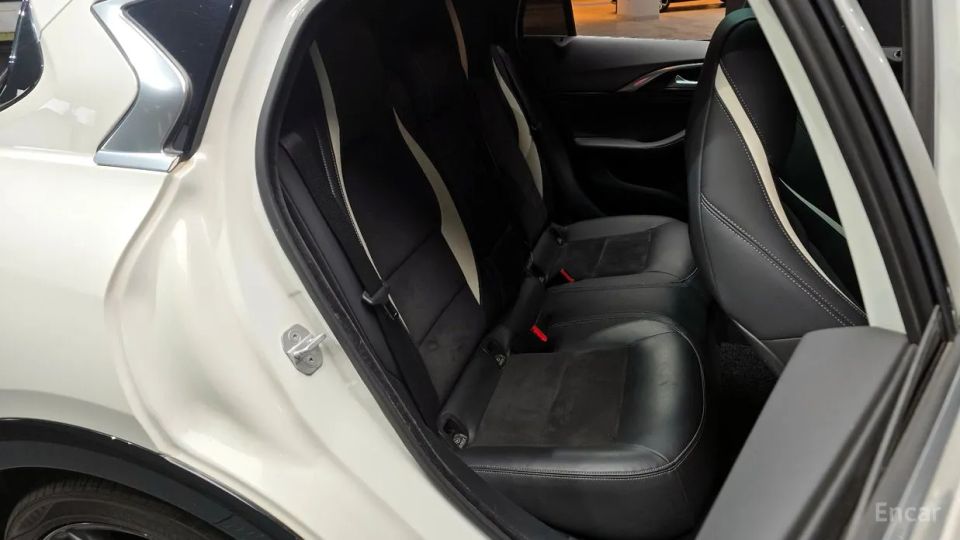 Infiniti Q30