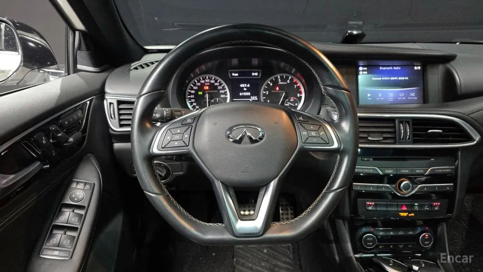 Infiniti Q30