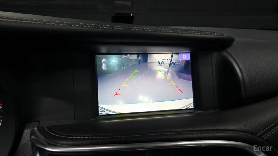 Infiniti Q30