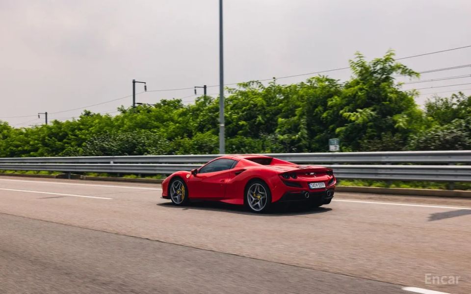Ferrari F8