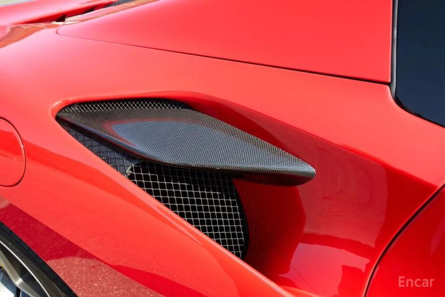 Ferrari F8
