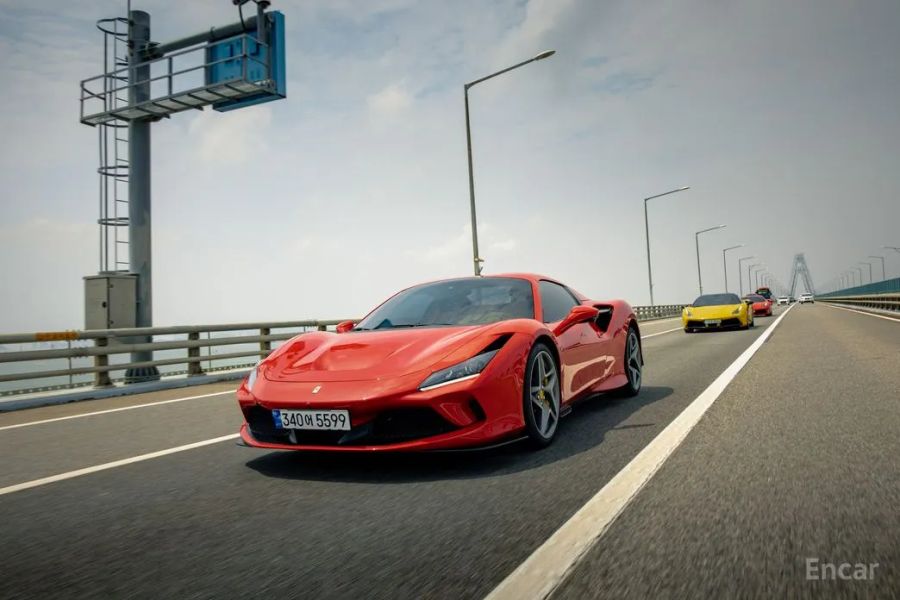 Ferrari F8