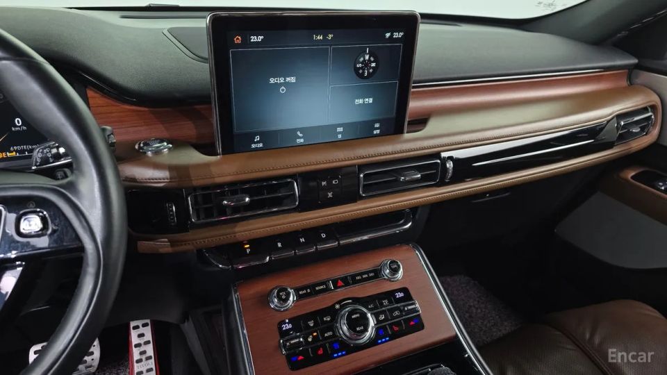 Lincoln Aviator