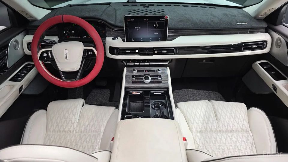 Lincoln Aviator