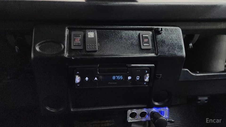 Land Rover Defender