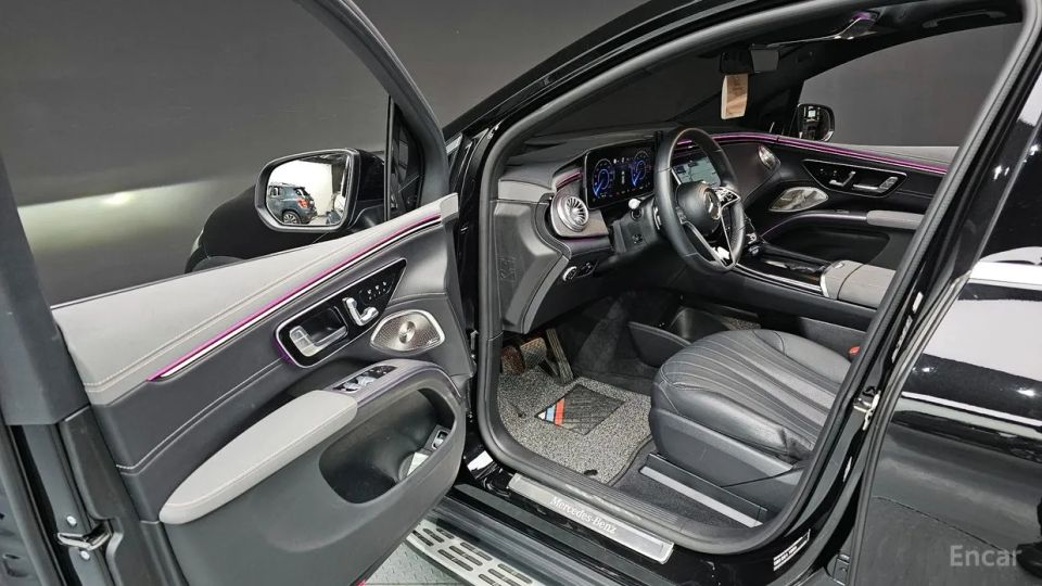 Mercedes-Benz EQS