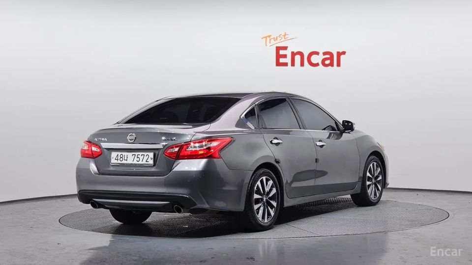 Nissan altima