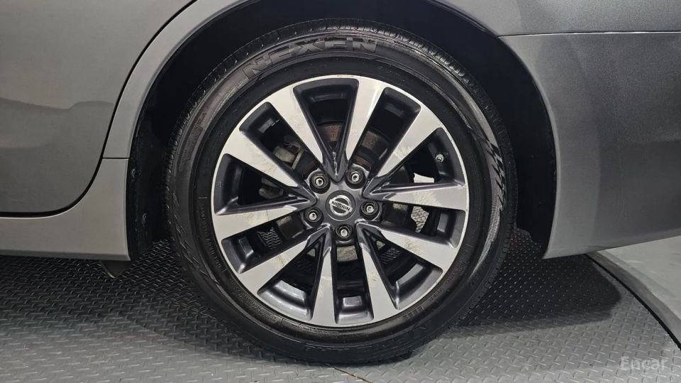 Nissan altima