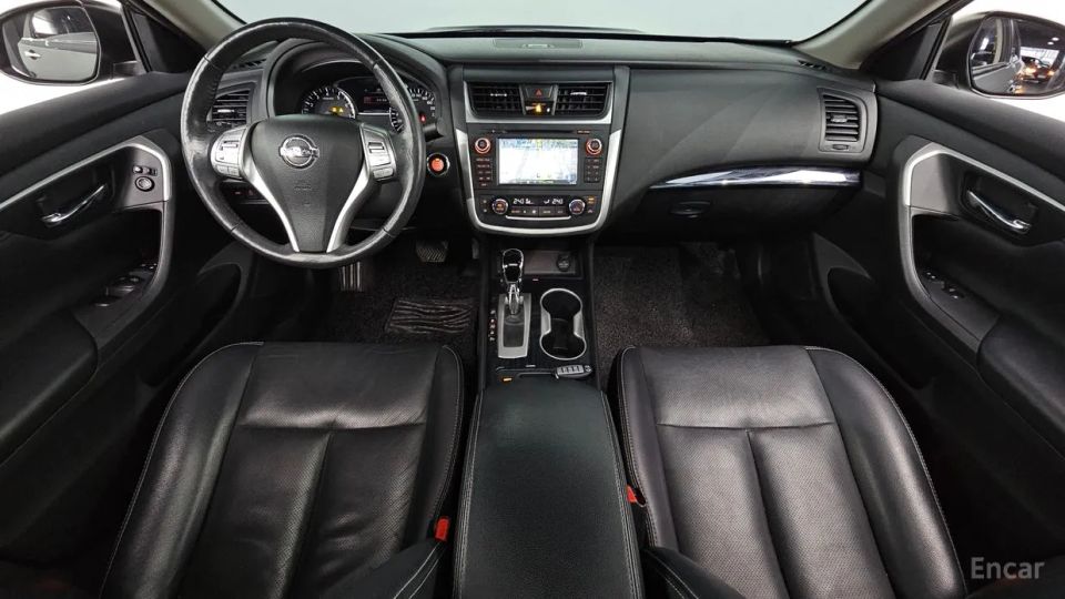Nissan altima