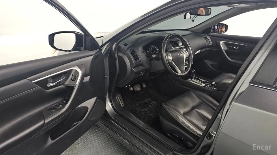 Nissan altima