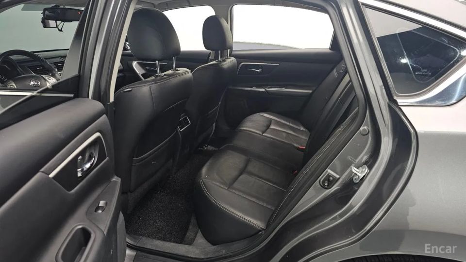 Nissan altima