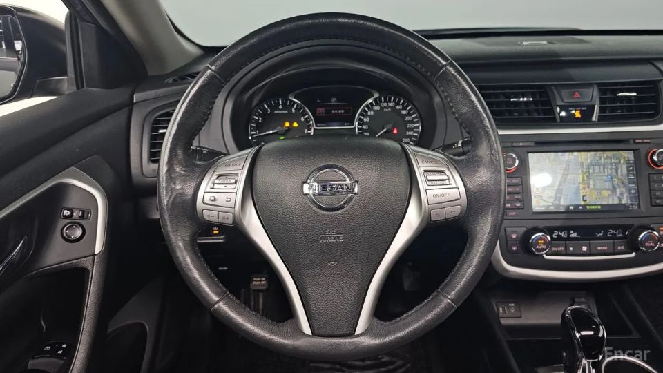 Nissan altima